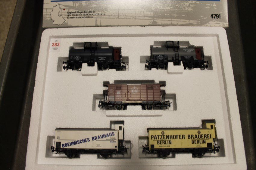 Marklin HO 4791 Train Cars, "Berlin" Regional Car Set.: All cars in special edition, not sold separately, In original box