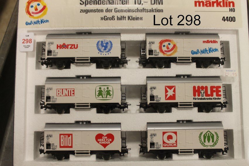 Marklin HO 4400 Child Agencies Decorated Freight Cars: In original box.
