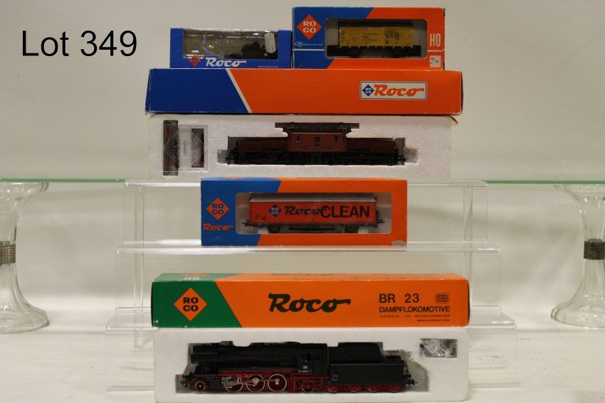 Roco HO 5 Train Cars in Original Boxes: 44340A, 14120A, 43941AC, 1318, 4305C