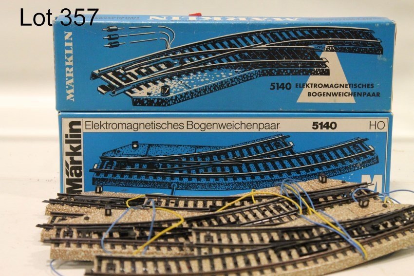Marklin HO Train Accessories/Train Track 5140: 2 Boxes of 5140 in Original Boxes, plus 4 pr. of Solenoid operated Curved Turnouts
