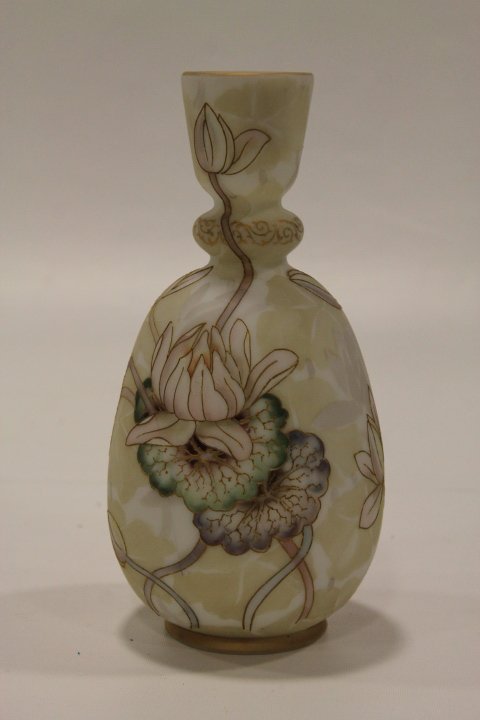 Mt Washington Crown Milano Vase (1 of 2)