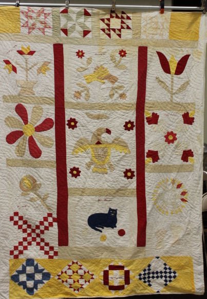 Friendship / Album Quilt American Eagle / Recumbent Cat (1 of 4)