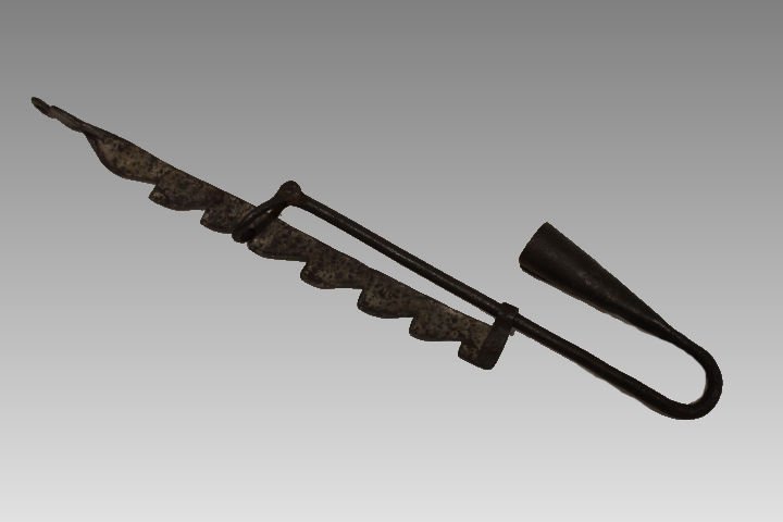 18th to Early 19th Century Trammel Rush Loom Light (1 of 2)