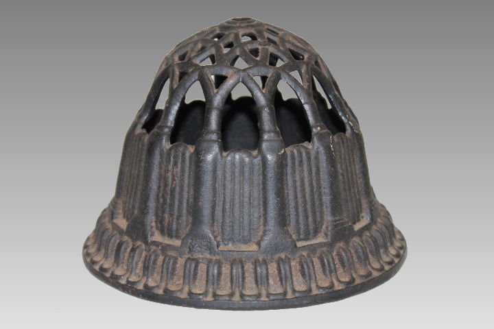 Country Store Cast Iron Beehive String Holder (1 of 2)