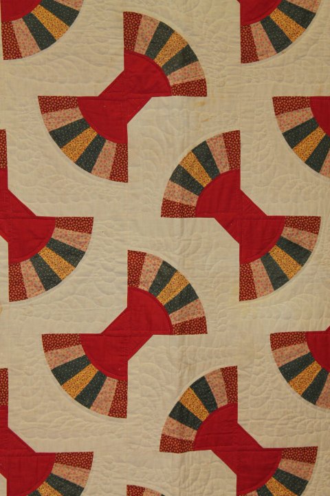 Pieced Calico Patchwork Quilt - Fan Variant (1 of 5)