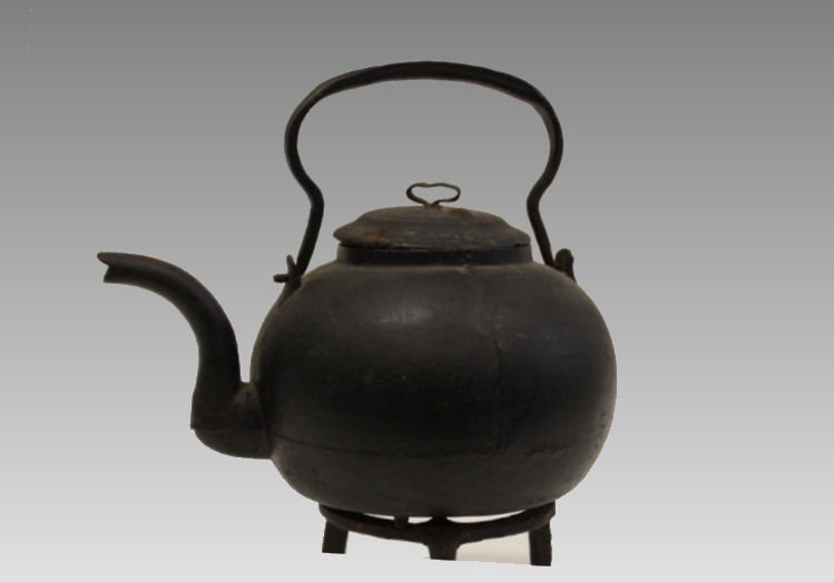 18-19th C Iron Hearth Cooking Teakettle & Trivet (1 of 5)