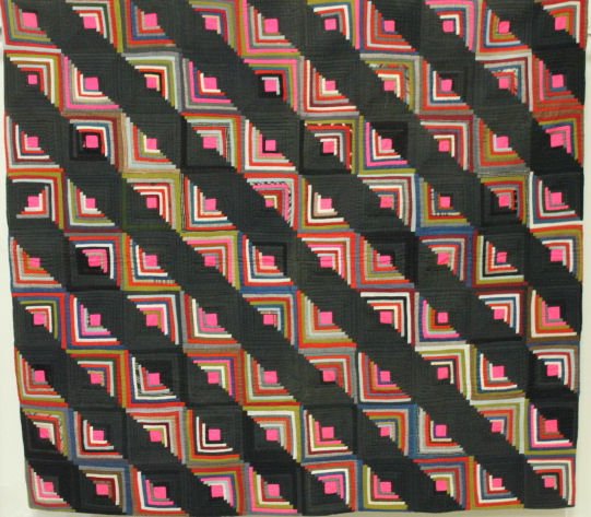 Log Cabin Streaks of Lightning Barn Raising Quilt (1 of 1)