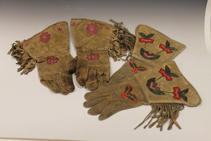 Early 20th C Cowboy Gauntlet Gloves (1 of 5)