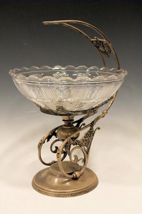 Victorian Bride's Basket Rogers Bros w/ Unusual Frame (1 of 7)