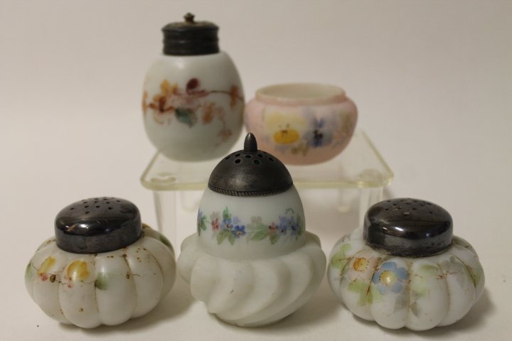 Mt. Washington Salt Shakers & Salt Dip Egg in Cup & (1 of 1)