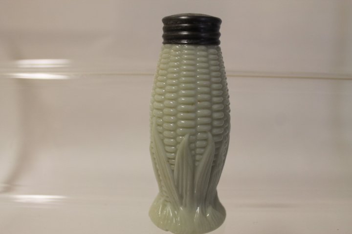 Libbey Glass Co. Maize Salt Shakers (1 of 1)