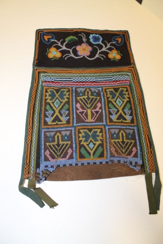 Great Lakes Native American Indian Beaded Bag (1 of 3)