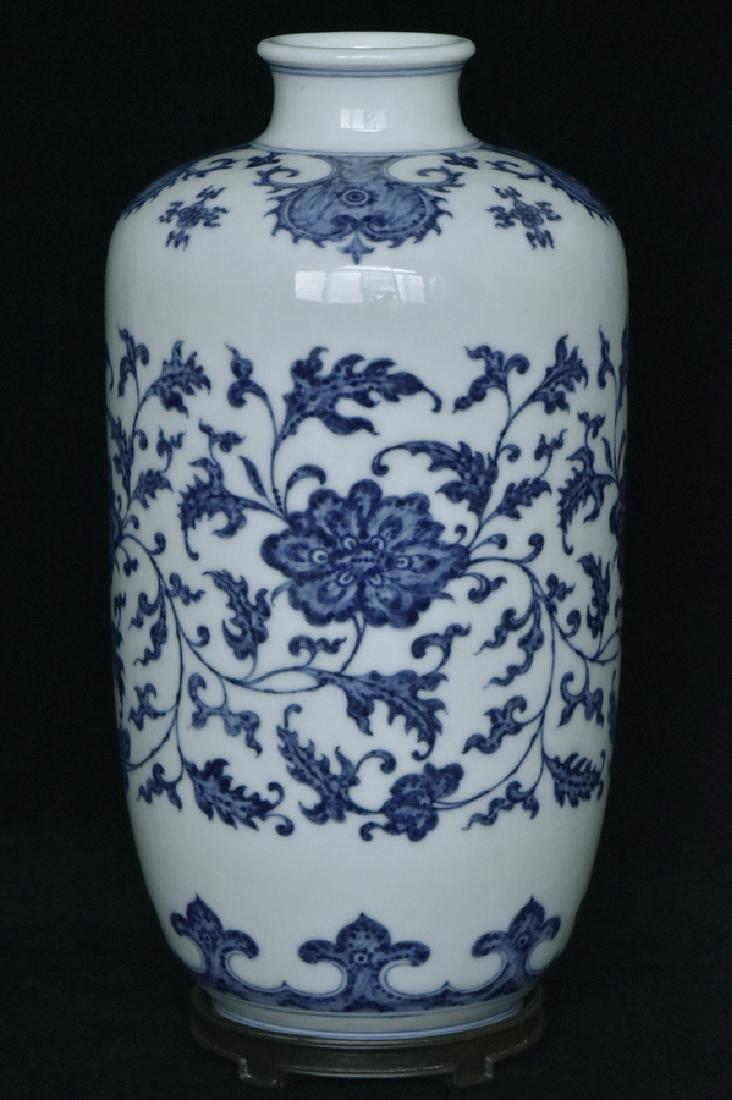 $1 Chinese Blue White Vase Yongzheng Mark &Period (1 of 10)