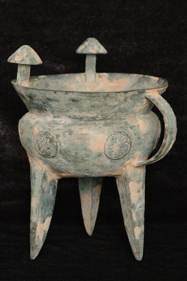Chinese Early Zhou Dynasty Bronze Jia: 9 1/4 x 7 1/2 x 6 3/4 in.