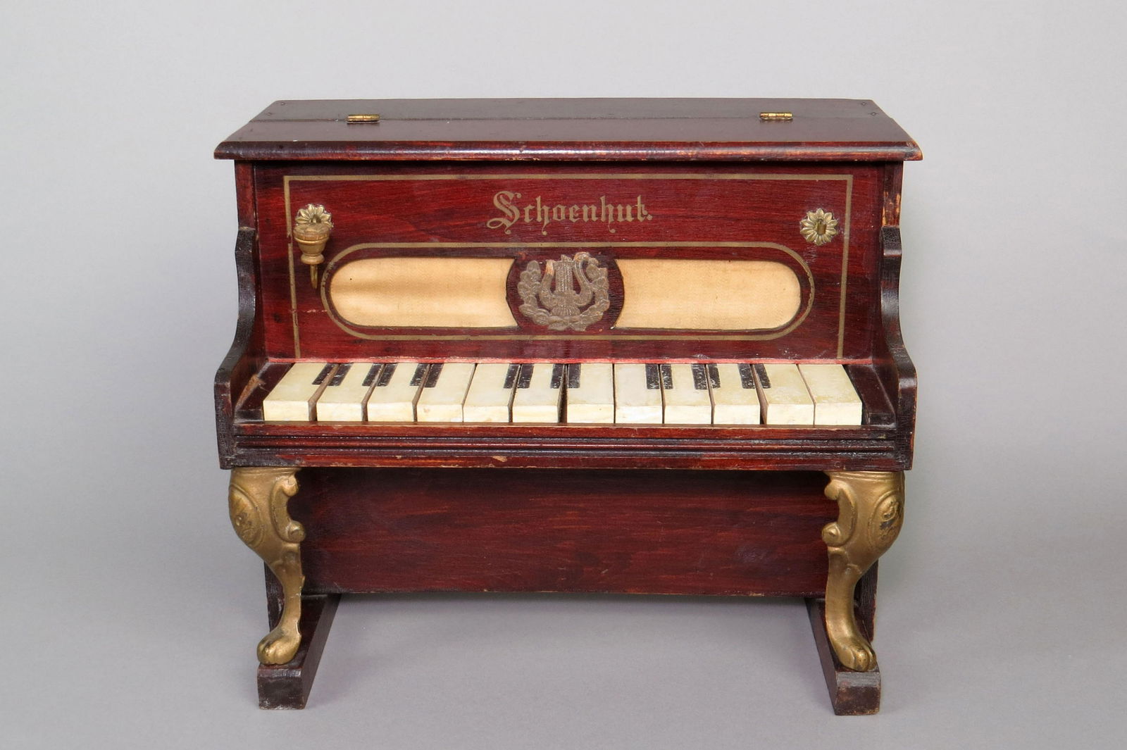 Wood Schoenhut Piano (1 of 2)