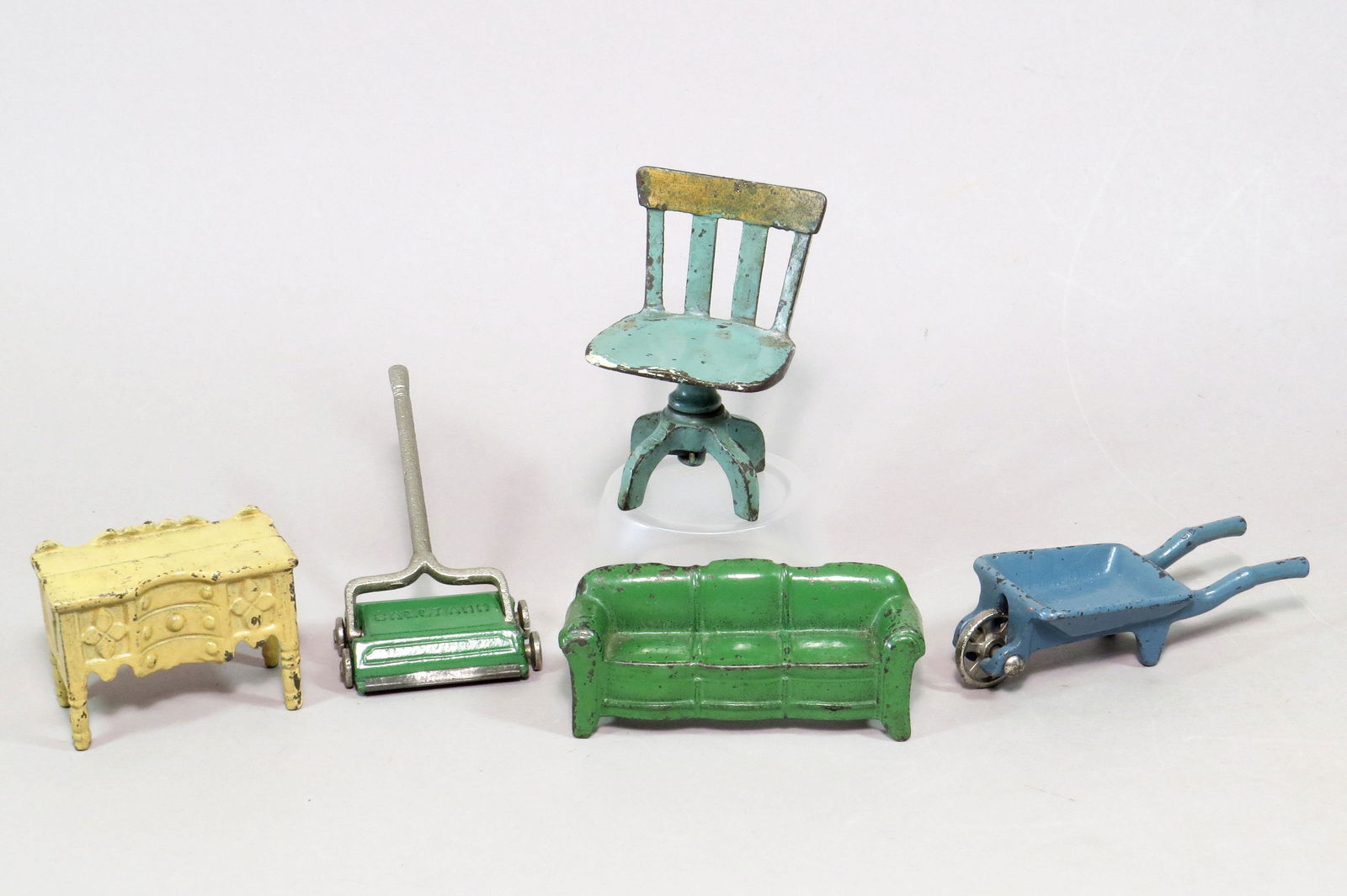 Lot of 5 CI Doll House Furniture (1 of 2)