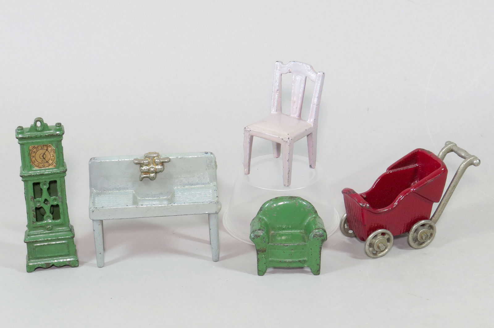 Lot of 5 CI Doll House Furniture (1 of 2)