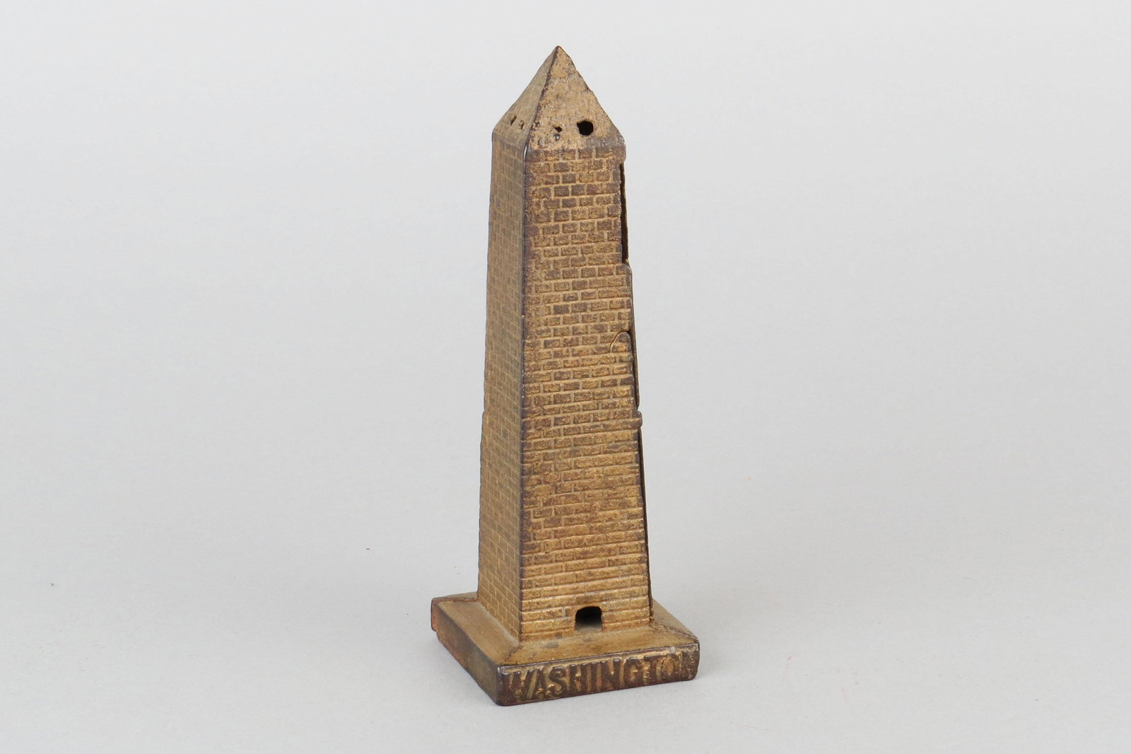 CI Small "Washington" Monument Bank (1 of 2)