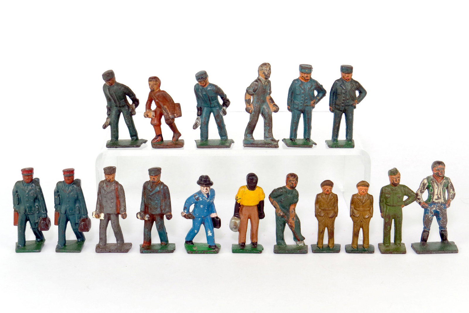 Lot of 17 Toy Soldier-type Toys (1 of 1)