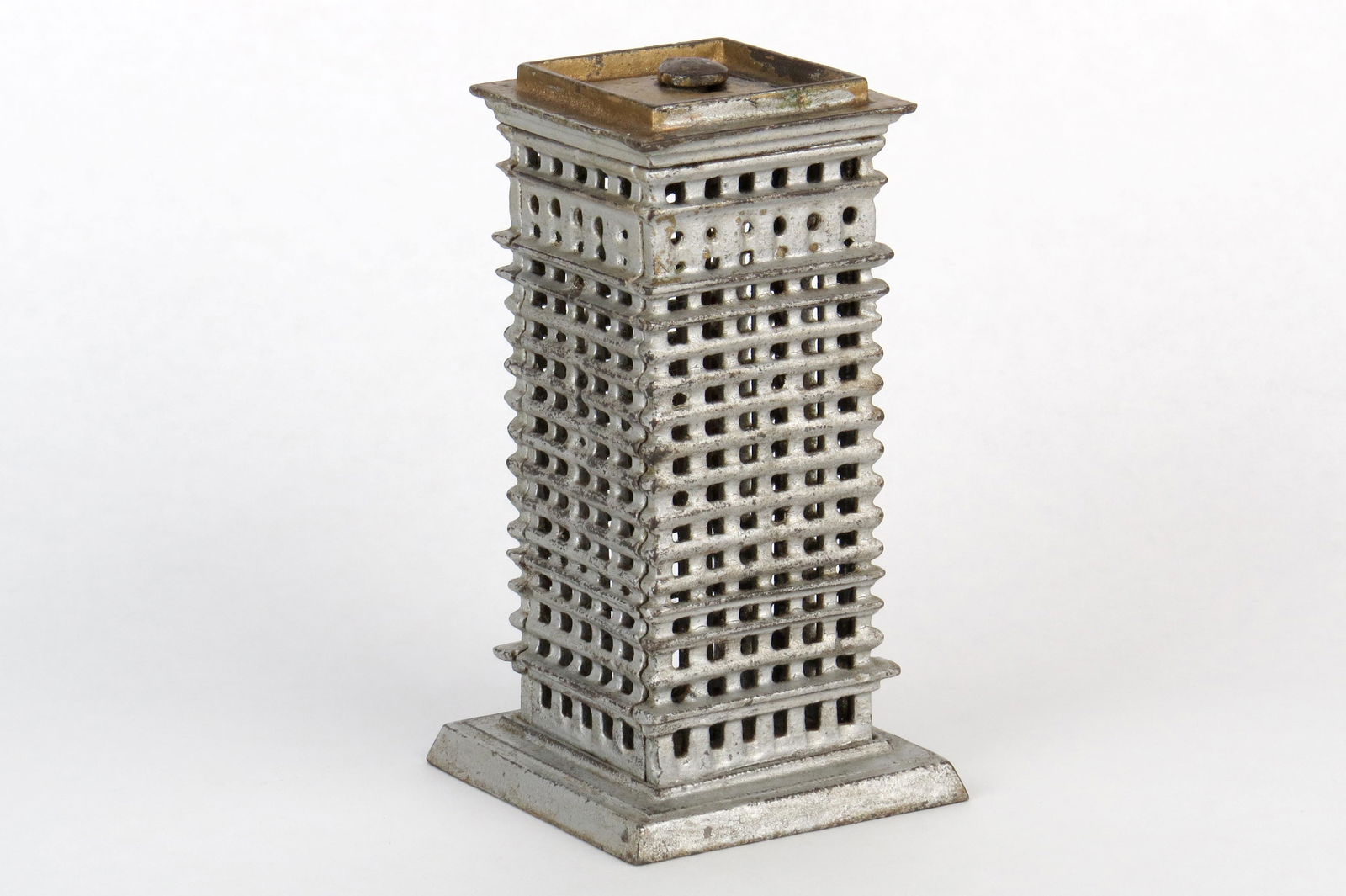 Medium Skyscraper Bank (1 of 2)