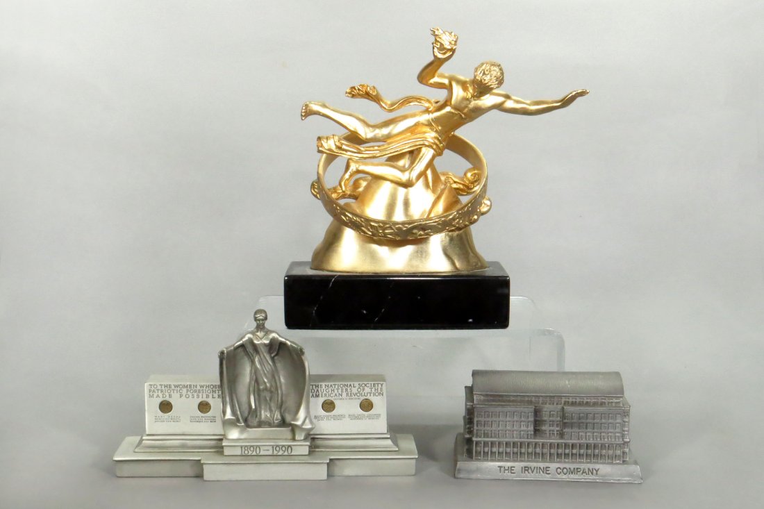 Lot of 3 Souvenir Buildings (1 of 1)