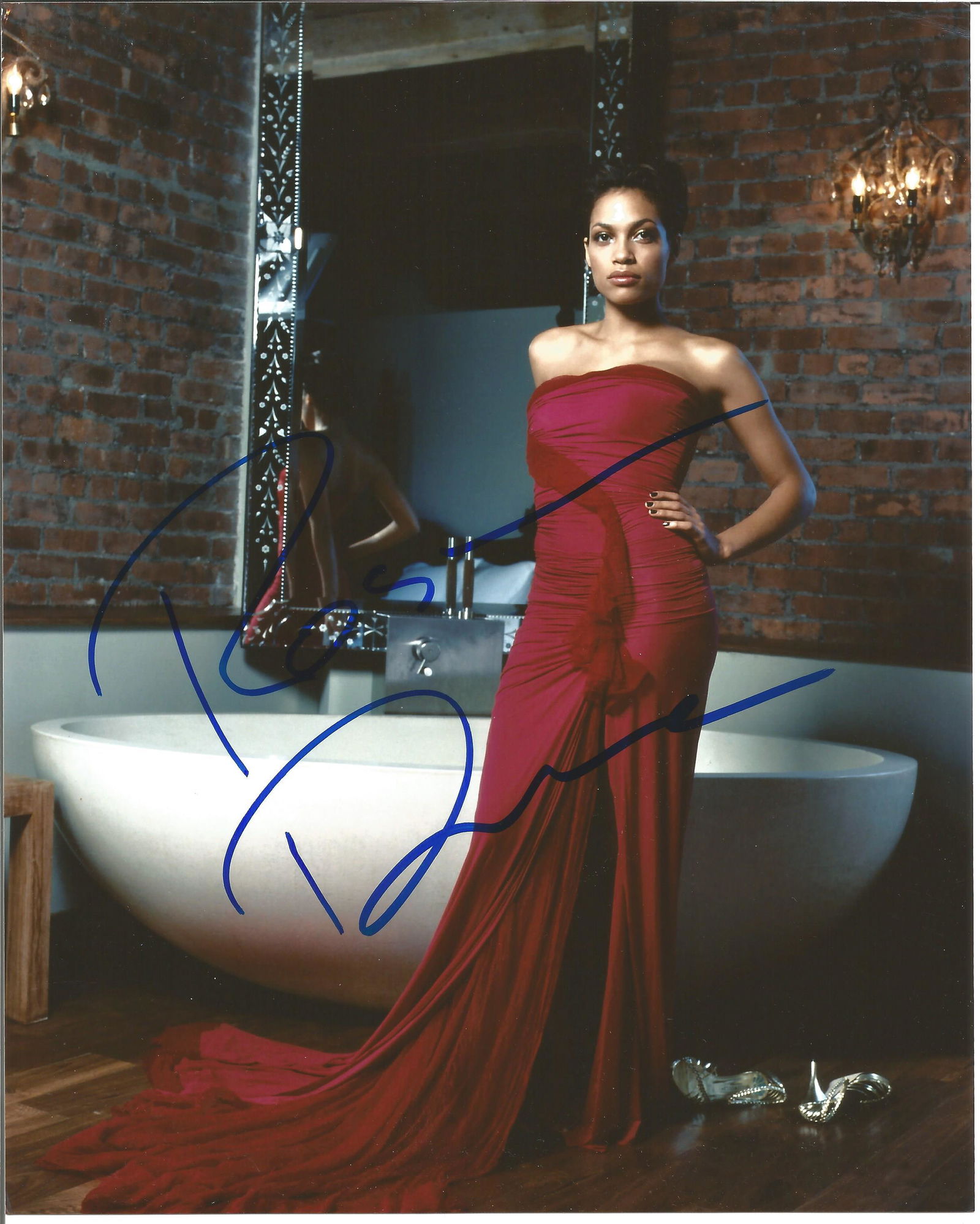 Rosario Dawson signed 10x8 colour photo full body shot (1 of 1)