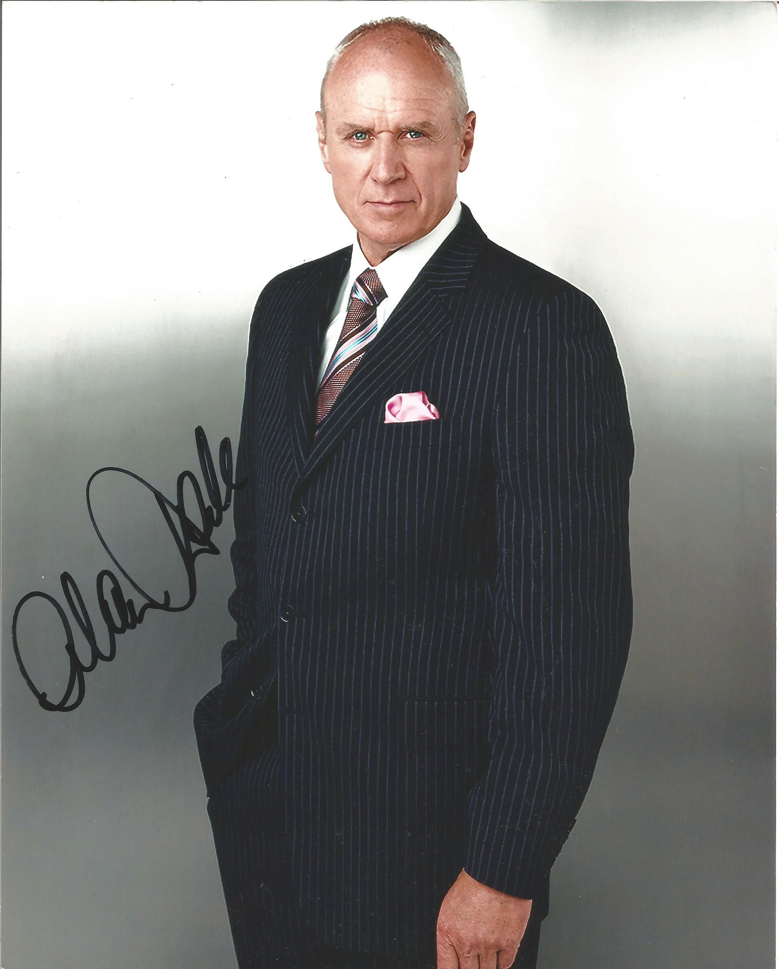 Alan Dale signed 10x8 colour portrait 3/4 length photo. (1 of 1)