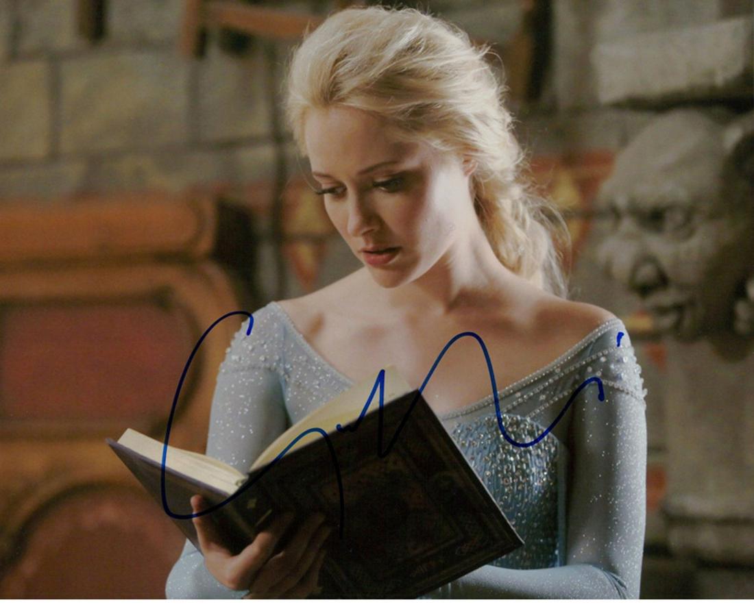 Georgina Haig Once Upon A Time hand signed 10x8 photo. (1 of 1)
