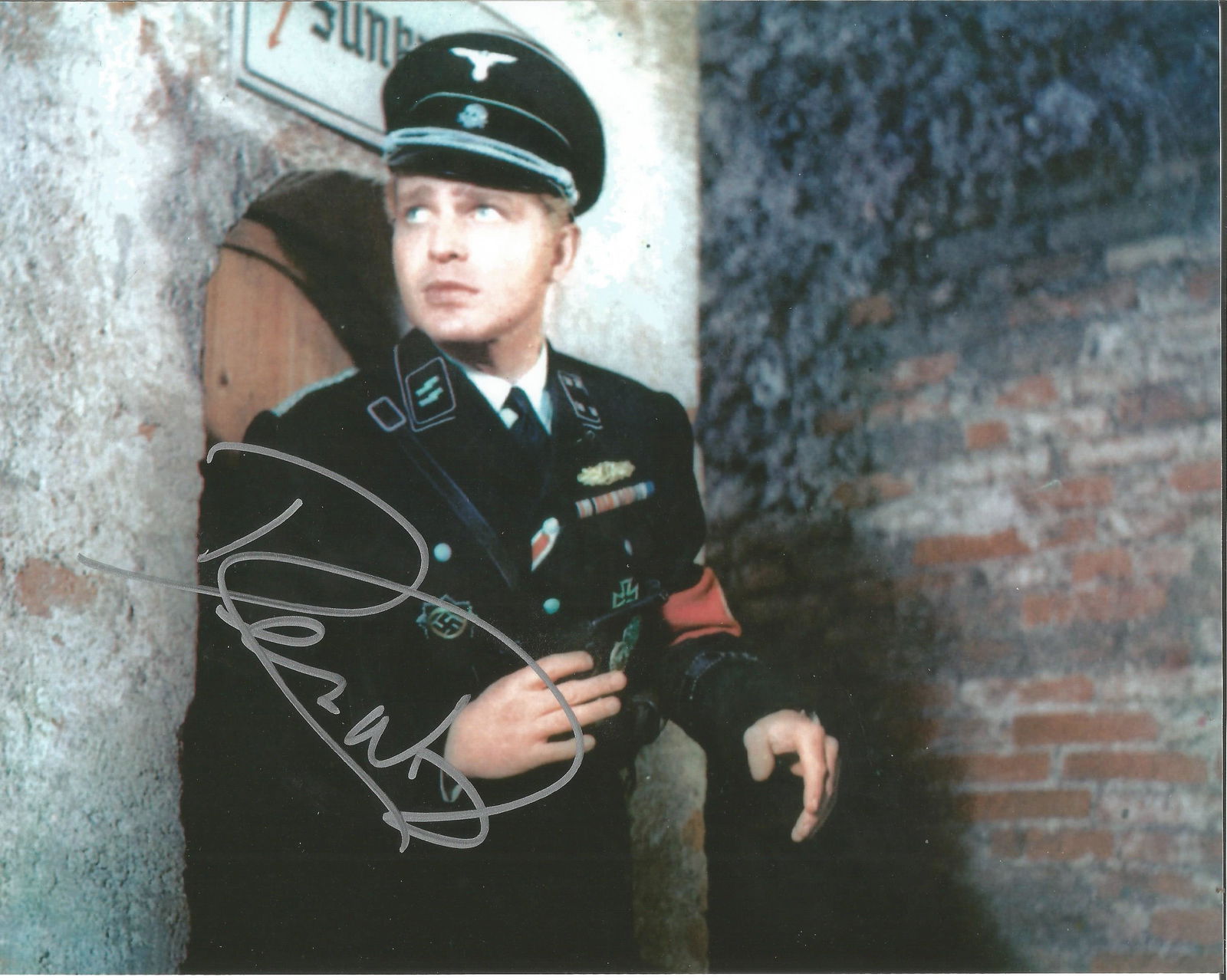 Where Eagles Dare Derren Nesbitt signed superb 10 x 8 (1 of 1)