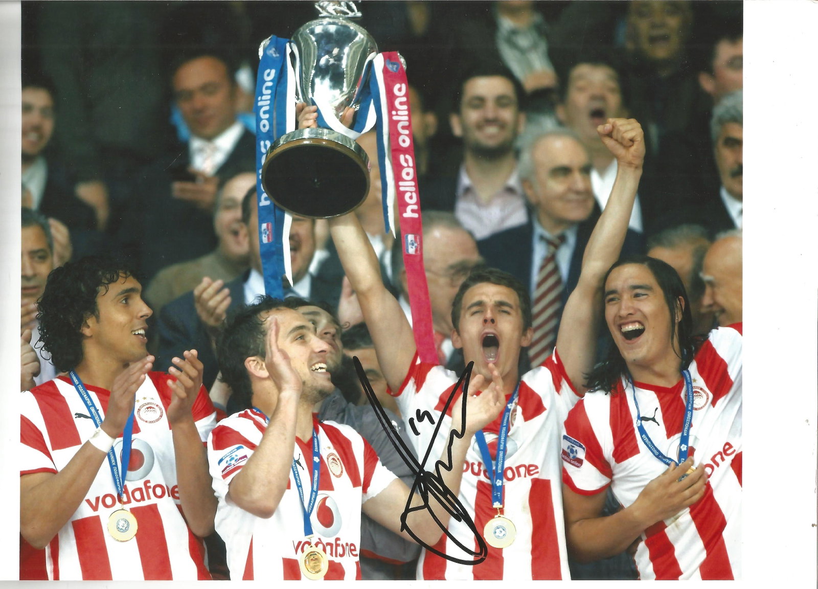 Olympiakos Assorted Other teams Signed 16 x 12 inch: Olympiakos Assorted Other teams Signed 16 x 12 inch football photo. Good Condition. All autographs are genuine hand signed and come with a Certificate of Authenticity. We combine postage on multiple w