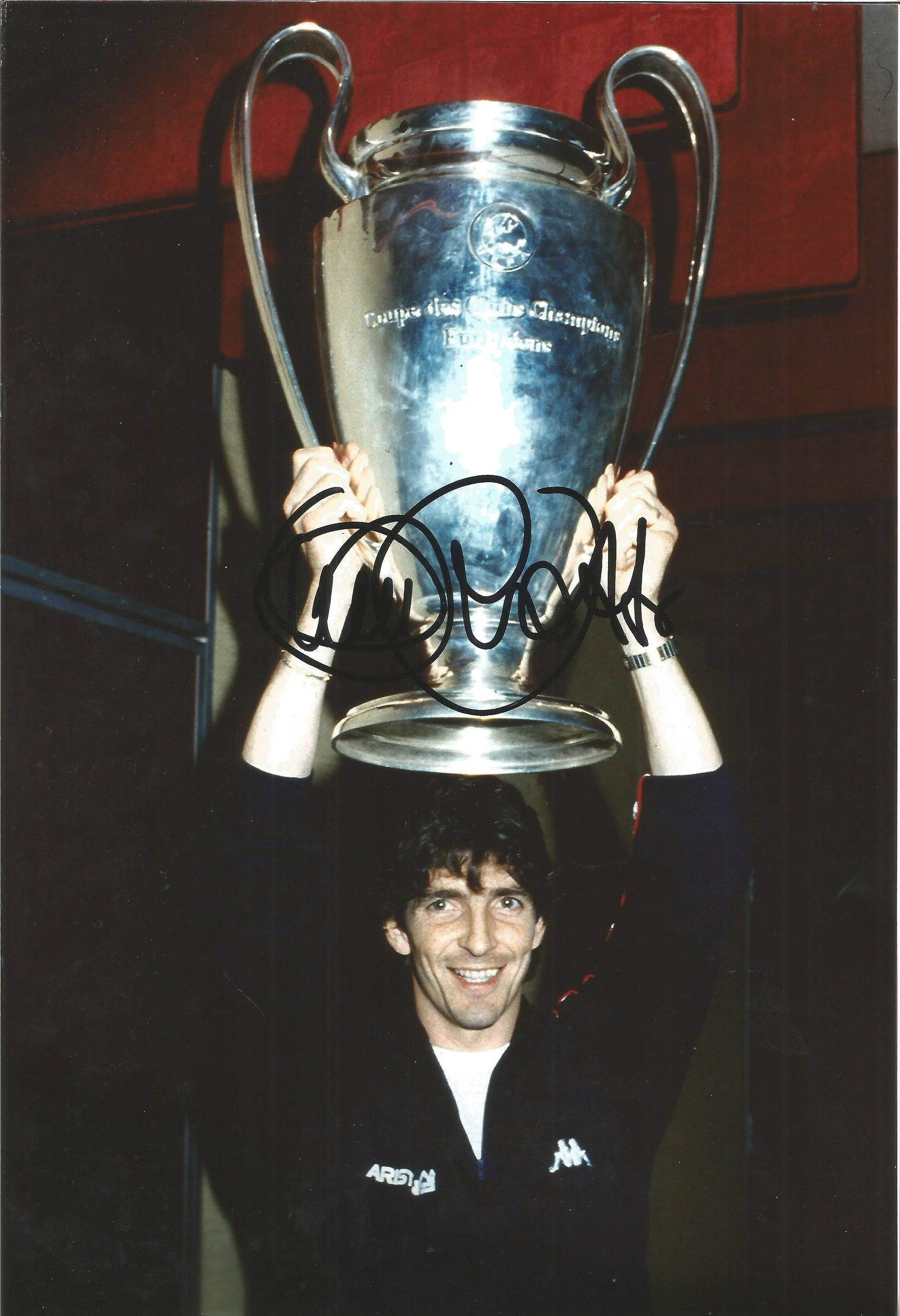 Paolo Rossi Juventus Signed 12x 8 inch football photo.: Paolo Rossi Juventus Signed 12x 8 inch football photo. Good Condition. All autographs are genuine hand signed and come with a Certificate of Authenticity. We combine postage on multiple winning lots a