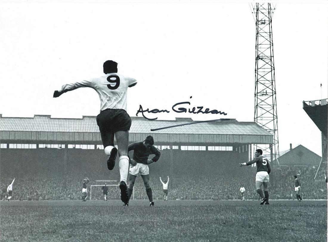 Alan Gilzean Signed Tottenham Hotspur 12x16 Photo. Good (1 of 1)
