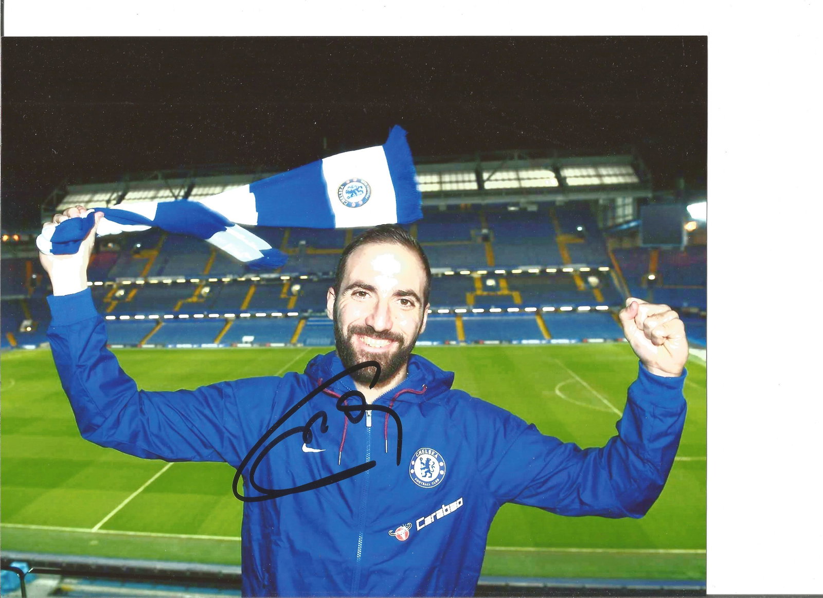 Football Gonzalo HiguaÃ­n signed 10x8 colour photo: Football Gonzalo HiguaÃ­n signed 10x8 colour photo pictured during his time with Chelsea FC. Gonzalo Gerardo HiguaÃ­n is an Argentine professional footballer who plays as a striker for Serie A clu