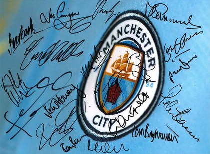 Manchester City 16 x 12 football photo signed by stars: Manchester City 16 x 12 football photo signed by stars Georgi Kinkladze, Frank Lampard, Peter Booth, Tommy Booth, Gary Owen, Peter Barnes, Mike Summerbee, Richard Dunne, Steve Howey, Mike Doyle, Shay