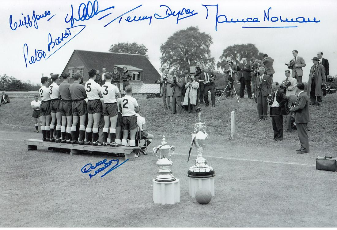 TOTTENHAM 1961 football autographed 12 x 8 photo, a (1 of 1)