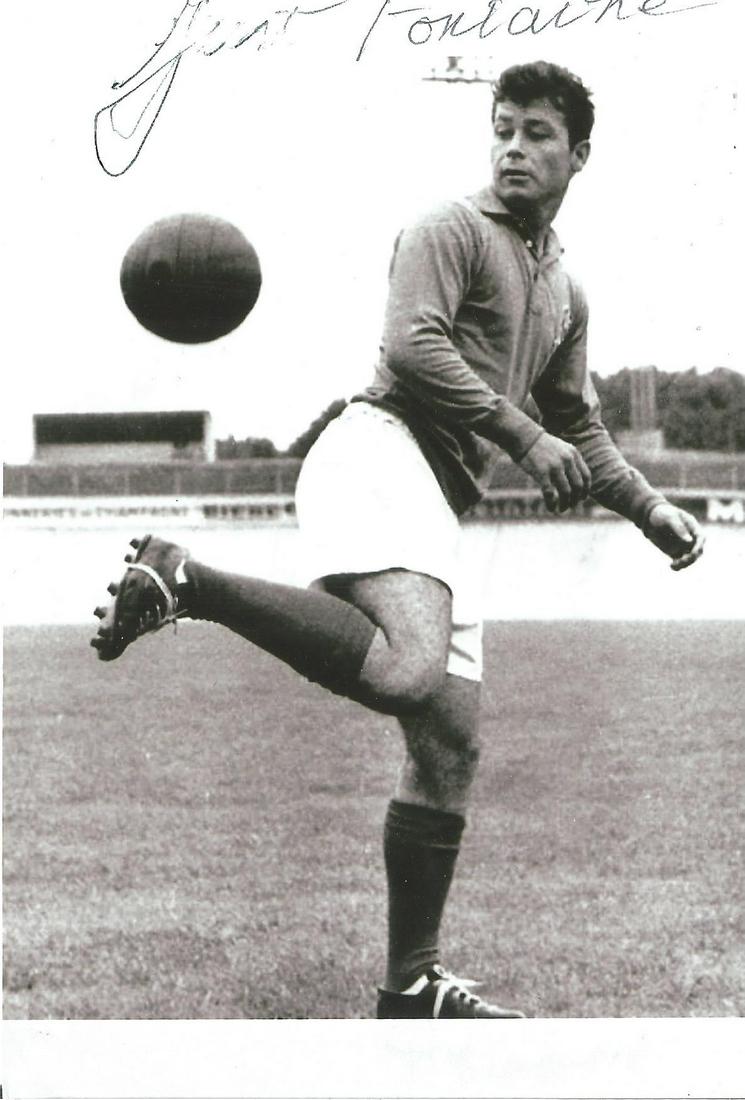 Football Just Fontaine signed 6x4 black and white photo (1 of 1)