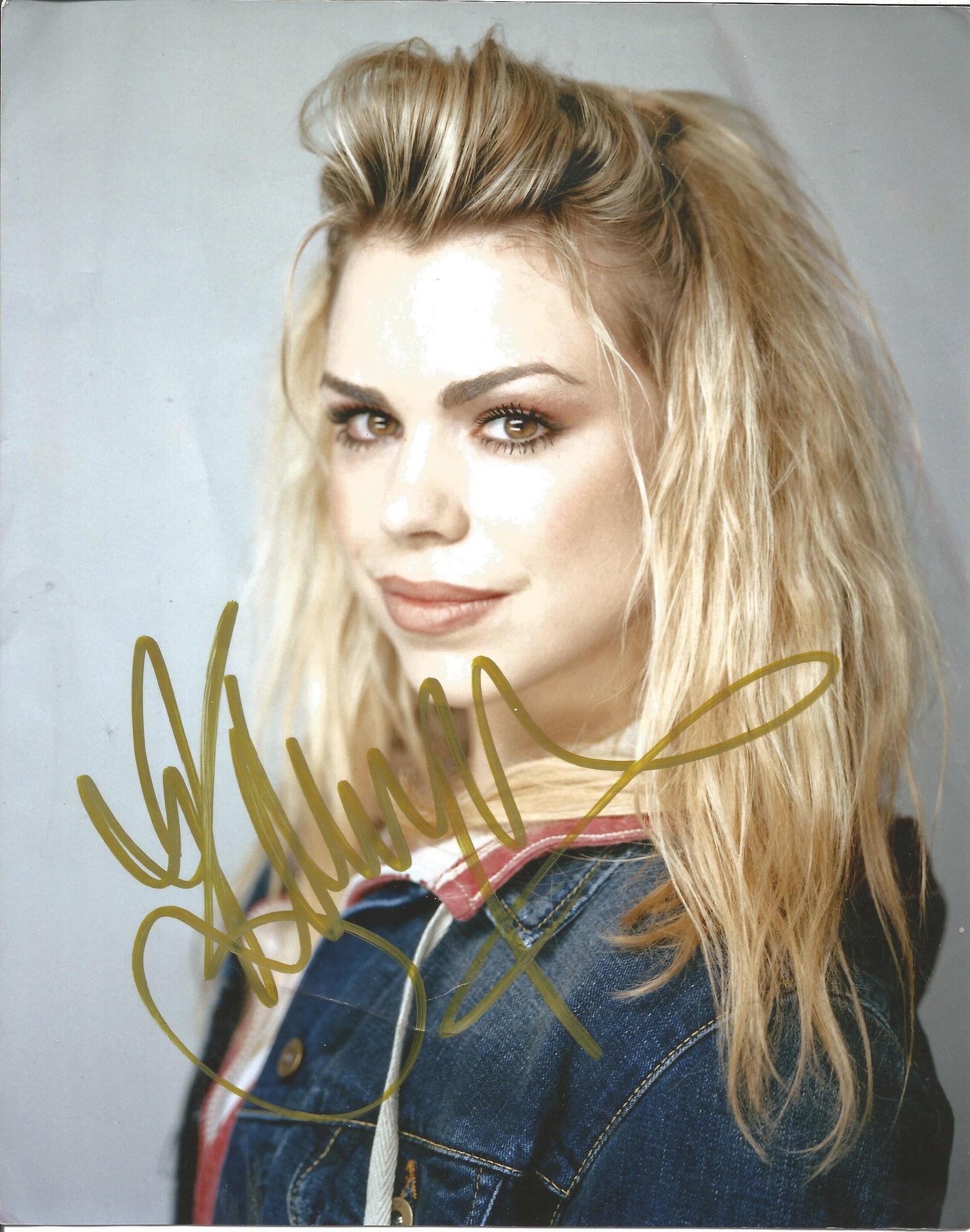 Billie Piper signed 10x8 colour photo. Billie Paul (1 of 1)