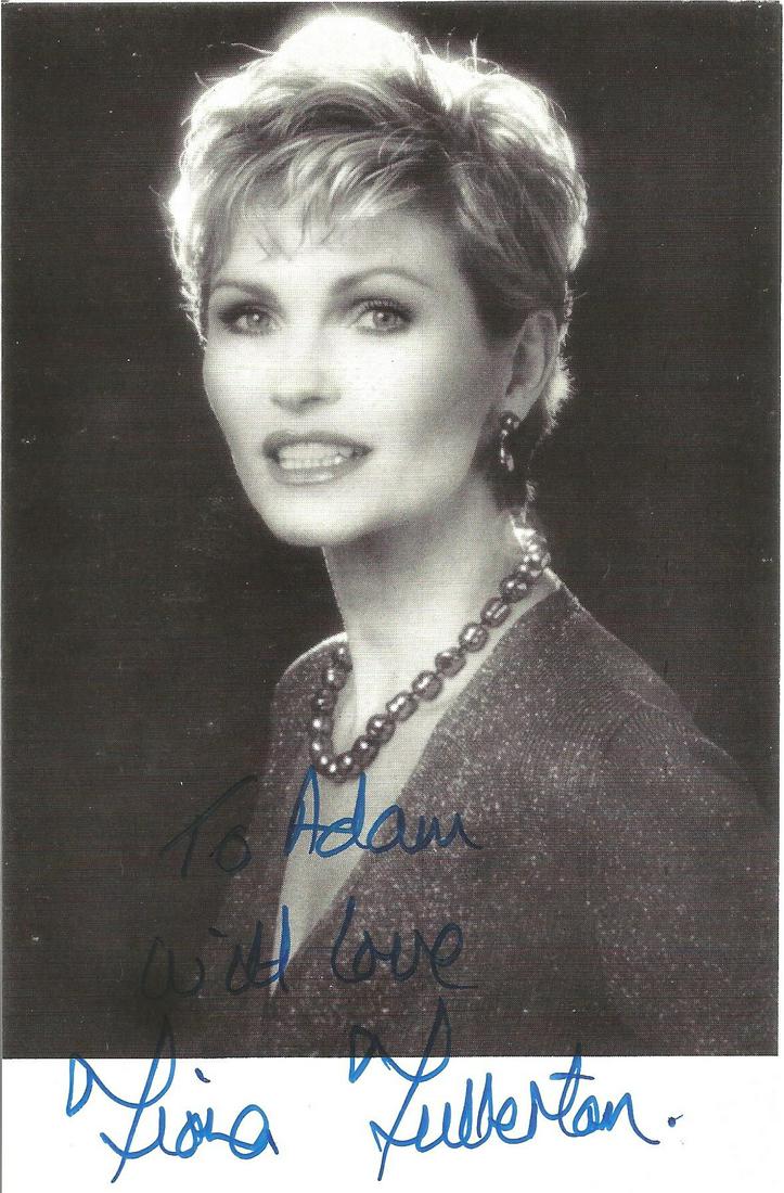 James Bond Fiona Fullerton signed 6x4 black and white (1 of 1)