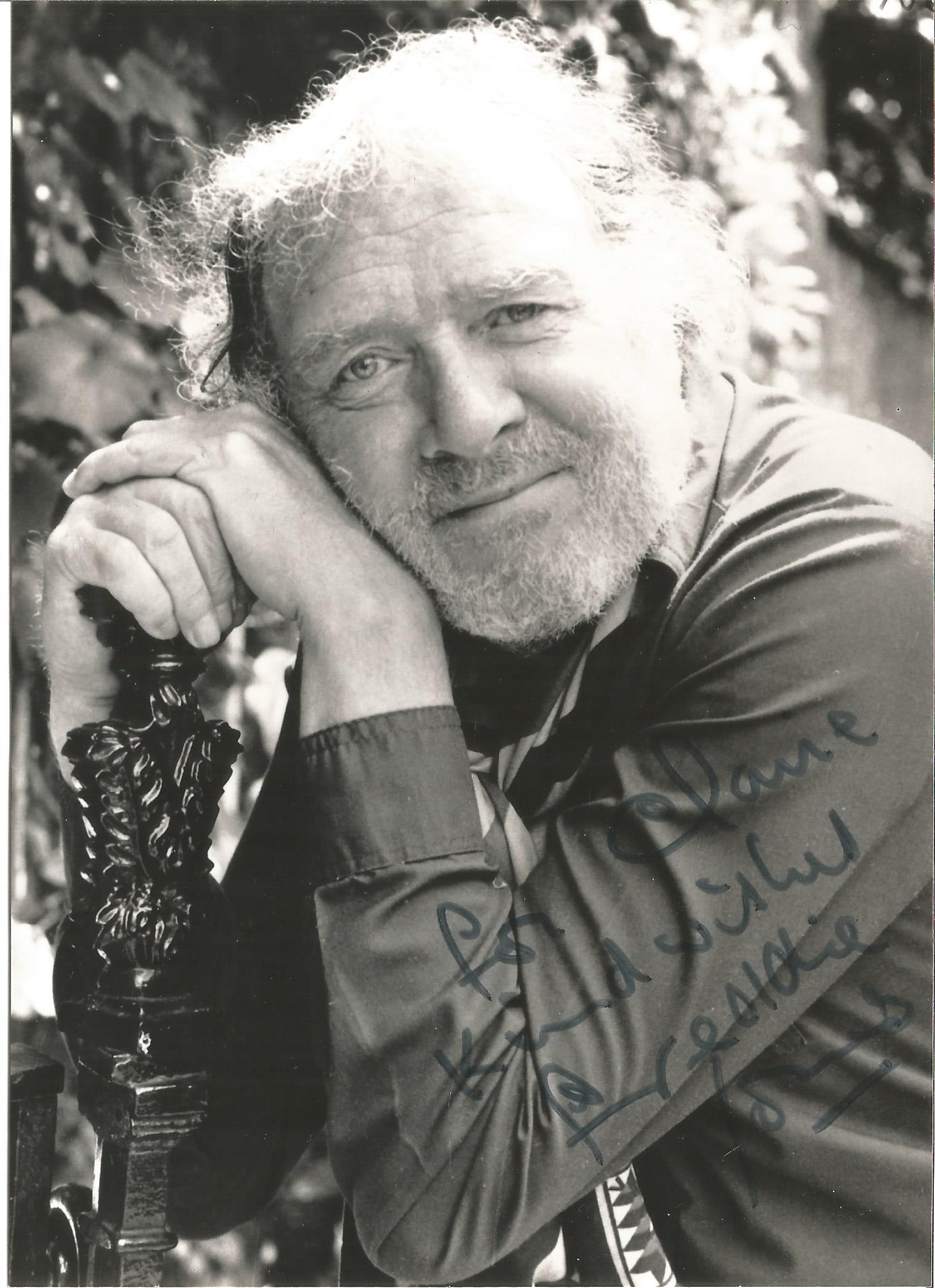 Freddie Jones signed and dedicated 7x5 black and white: Freddie Jones signed and dedicated 7x5 black and white photograph. Jones was an English actor who had an extensive career in television, theatre and cinema productions for almost sixty years. In theat
