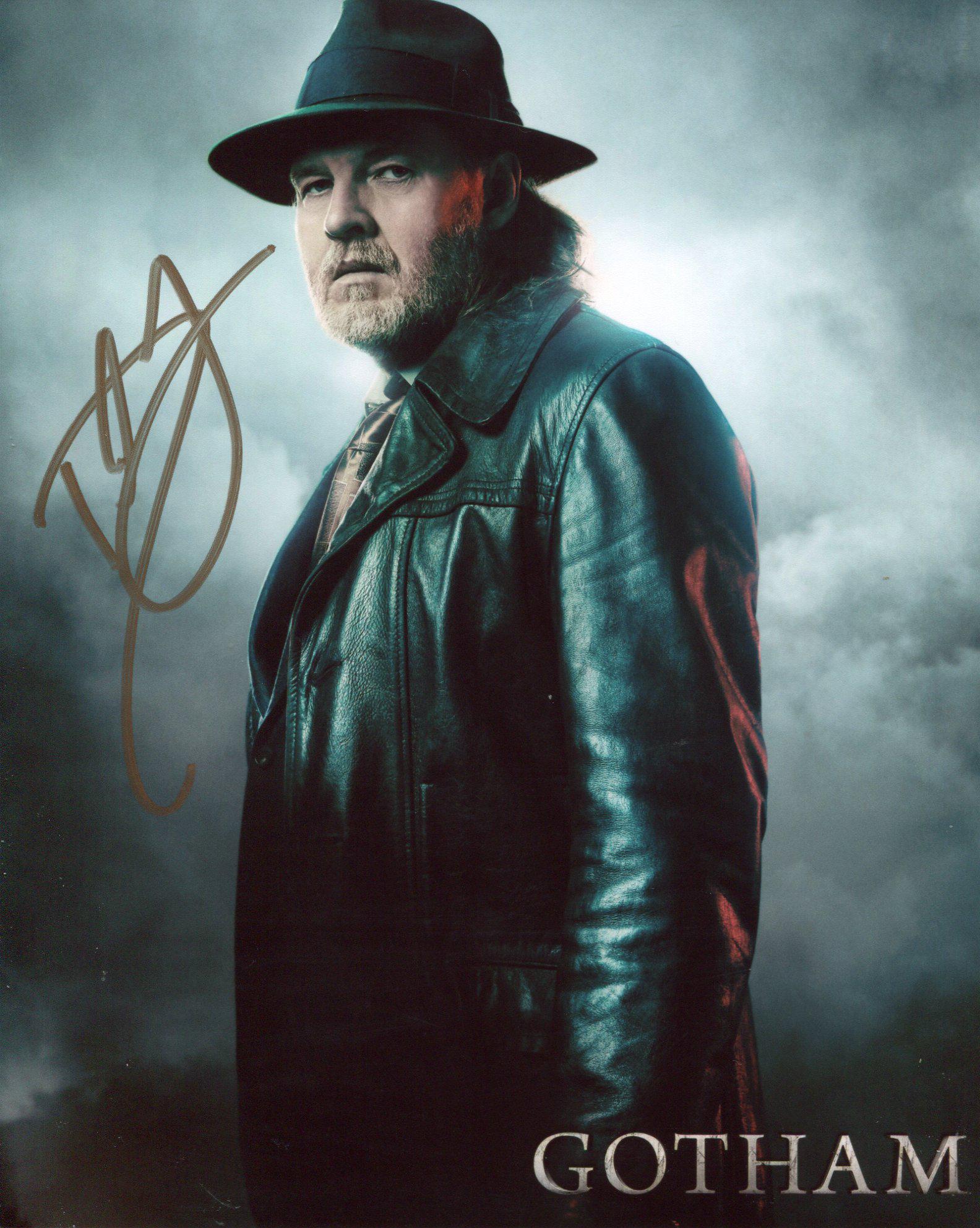 Gotham 8x10 Batman spin off TV series photo signed by (1 of 1)