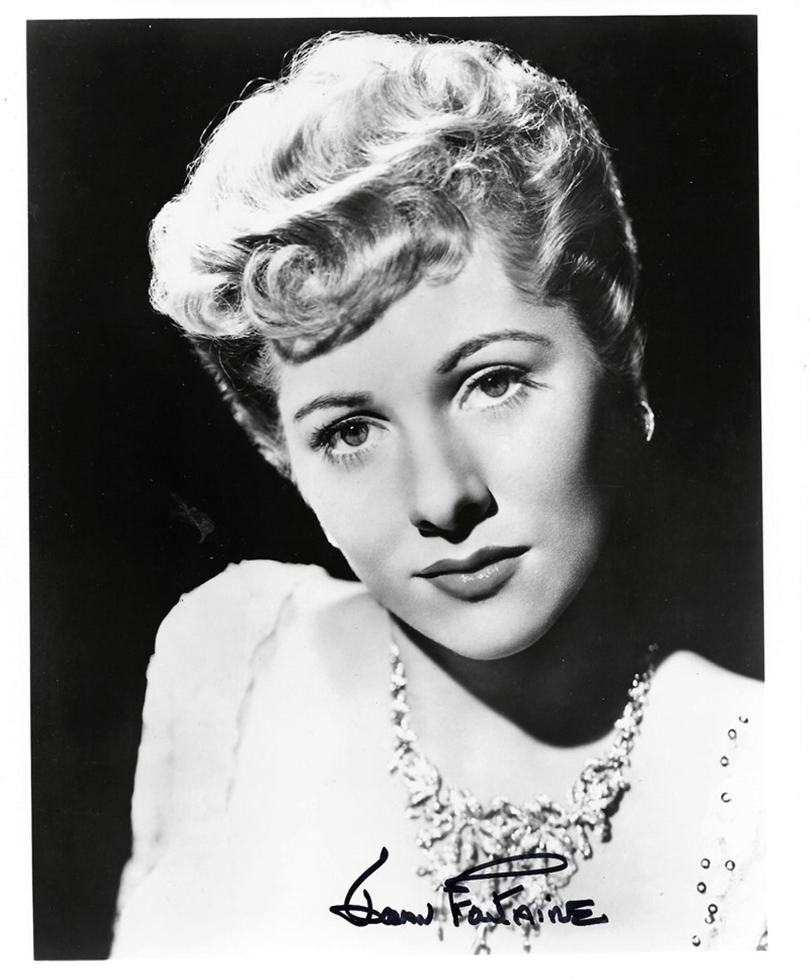 Joan Fontaine 10x8 Black and White Signed Photo (1 of 1)