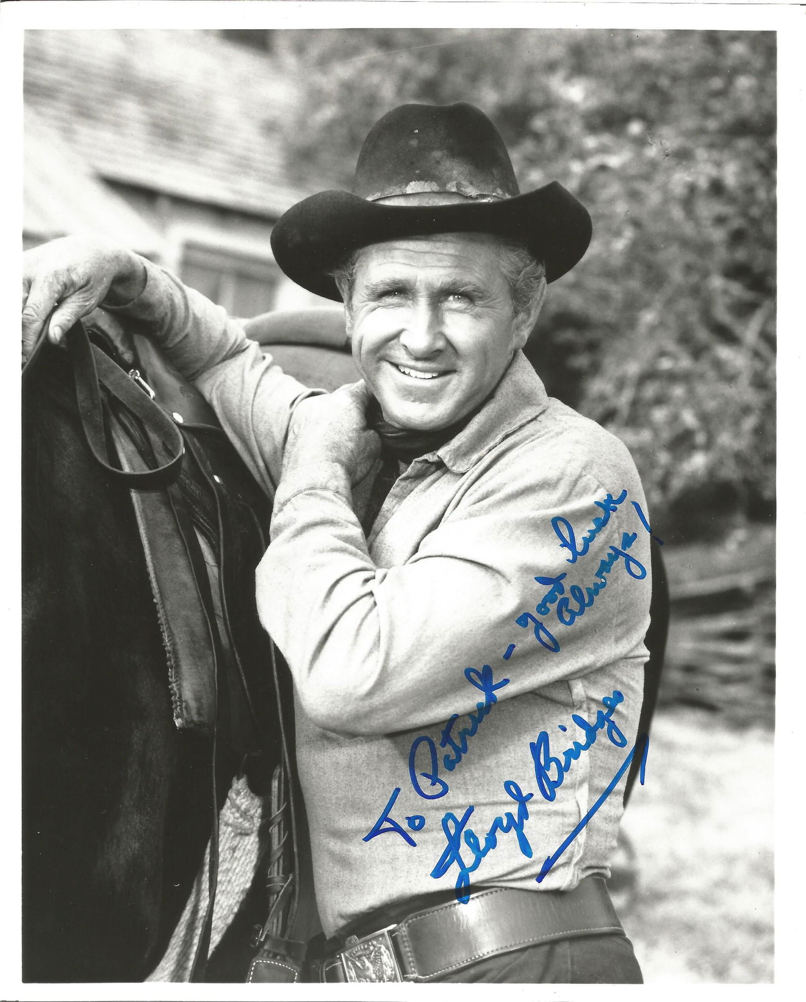 Lloyd Bridges signed 10 x 8 inch black and white photo.: Lloyd Bridges signed 10 x 8 inch black and white photo. Dedicated January 15, 1913 - March 10, 1998 was an American film, stage and television actor who starred in a number of television series and ap