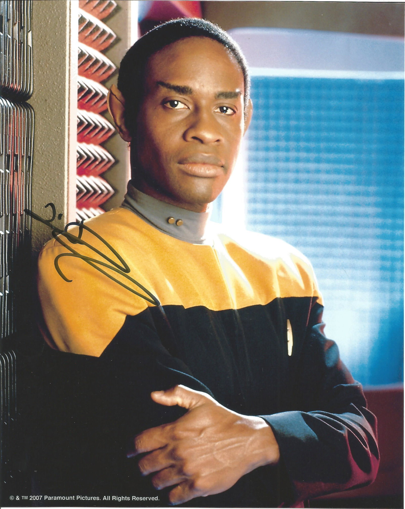 Star Trek. Tim Russ Lt Cdr Tuvok Handsigned 10x8 Colour: Star Trek. Tim Russ Lt Cdr Tuvok Handsigned 10x8 Colour Photo from the Star-Trek Voyager. Super Signature, with a great photo. Good condition. All autographs come with a Certificate of Authenticity. W