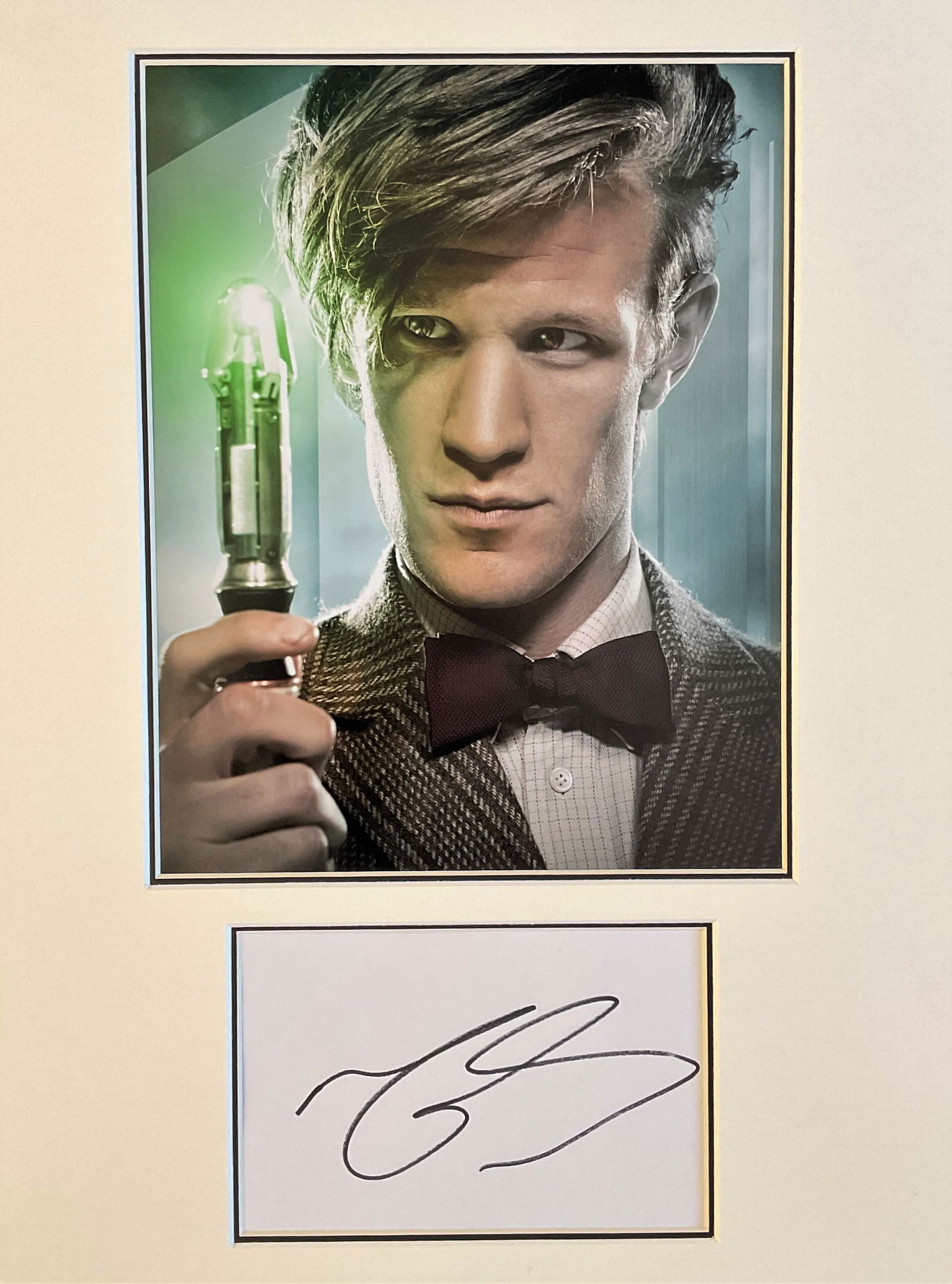 Dr Who. Matt Smith Handsigned Signature Card with 10x8: Dr Who. Matt Smith Handsigned Signature Card with 10x8 Colour Photo, Matted with High Quality Card. Superb Signature, In Fantastic Condition. Well Sought After. Good condition. All autographs come wit