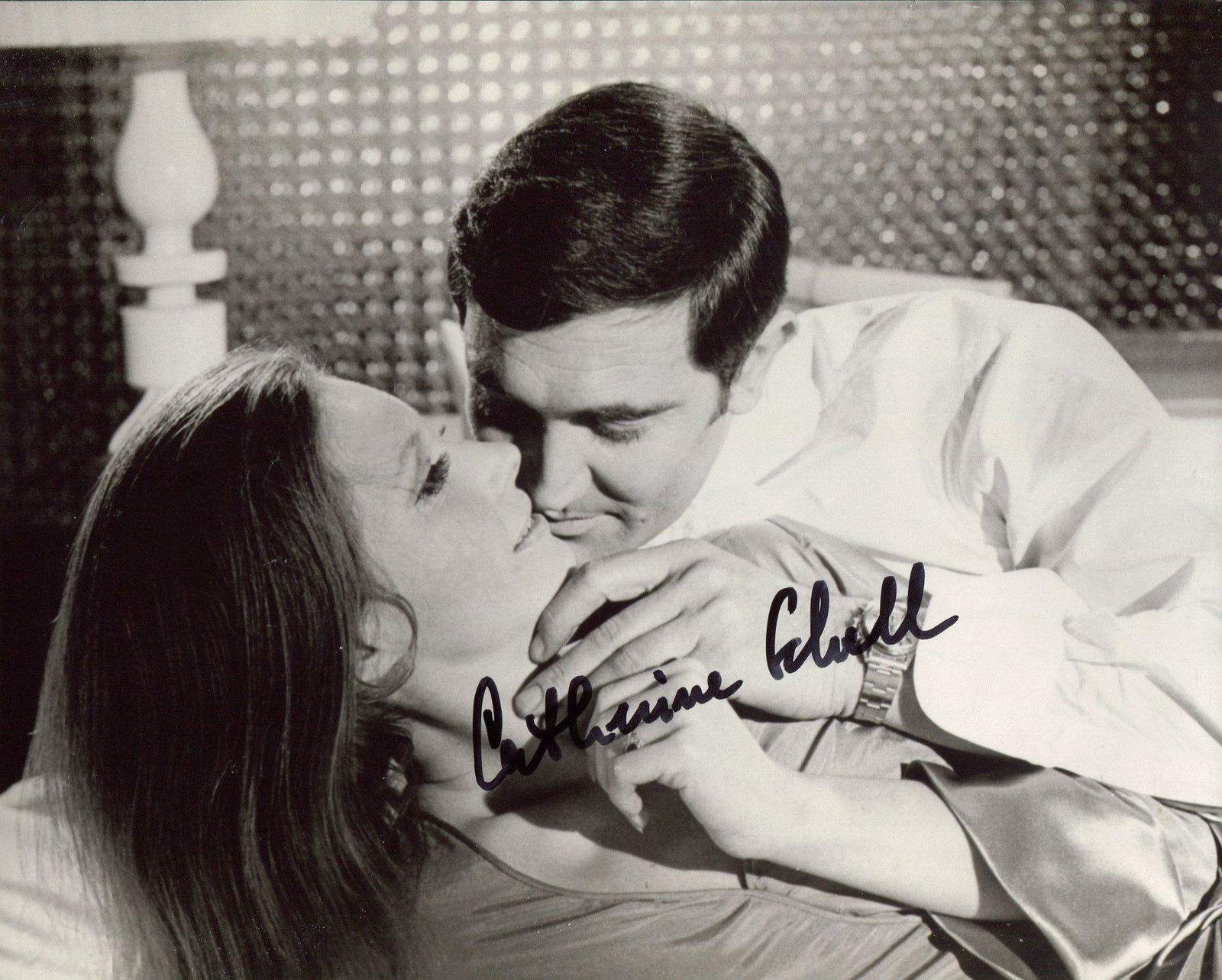 James Bond 8x10 On Her Majestys Secret Service photo: James Bond 8x10 On Her Majestys Secret Service photo signed by Catherine Schell. Good condition. All autographs come with a Certificate of Authenticity. We combine postage on multiple winning lots and