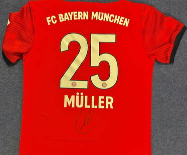 Football Thomas Muller signed Bayern Munich number 25: Football Thomas Muller signed Bayern Munich number 25 replica shirt mounted to board. Thomas MÃ¼ller (born 13 September 1989) is a German professional footballer who plays for Bundesliga club Bayern