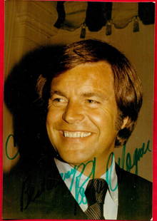 Robert Wagner signed 5x3 colour photo. Robert John Wagner Jr. (born February 10, 1930) is an: Robert Wagner signed 5x3 colour photo. Robert John Wagner Jr. (born February 10, 1930) is an American actor of stage, screen, and television. He is known for starring in the television shows It Takes