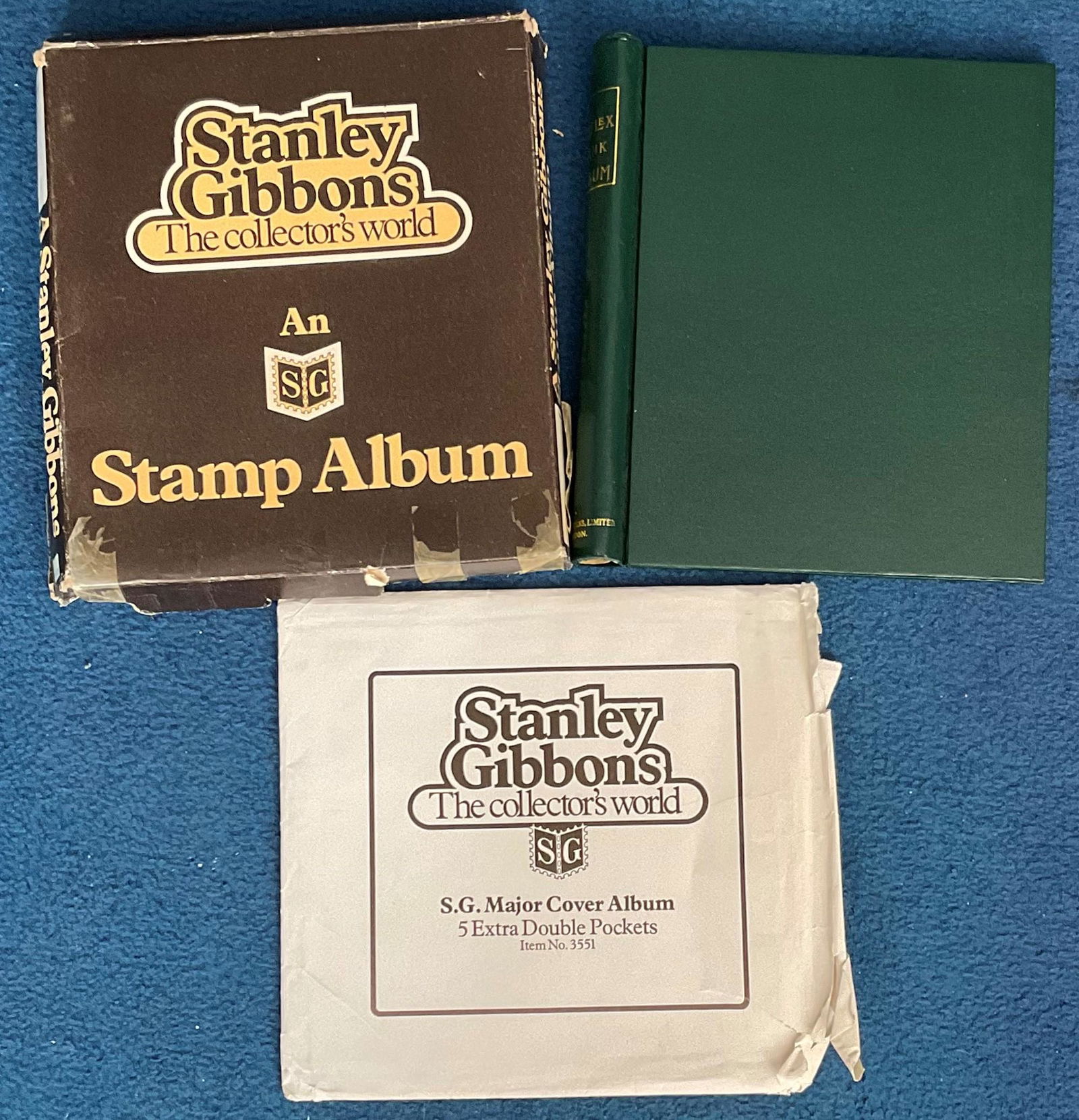 Stanley Gibbons collectors, lovely green stamp album. Empty and is perfect for storage of stamps