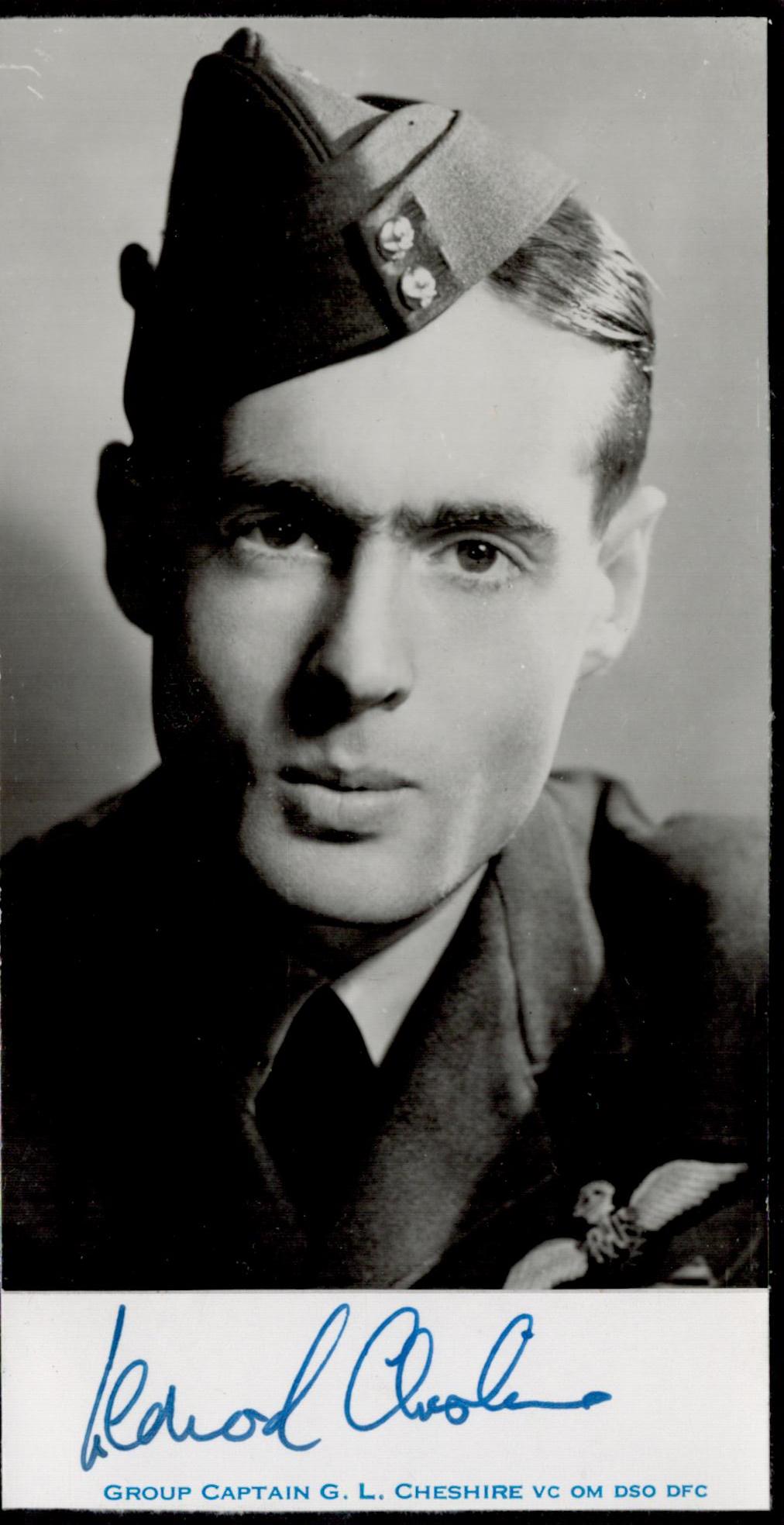 WW2 RAF Group Captain Leonard Cheshire Signed Signature Piece with 5x3 Black and White Photo, (1 of 1)