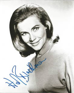 Honor Blackman signed stunning 10x8 black and white photo. Honor Blackman (22 August 1925 â€“ 5: Honor Blackman signed stunning 10x8 black and white photo. Honor Blackman (22 August 1925 â€“ 5 April 2020) was an English actress, known for the roles of Cathy Gale in The Avengers
